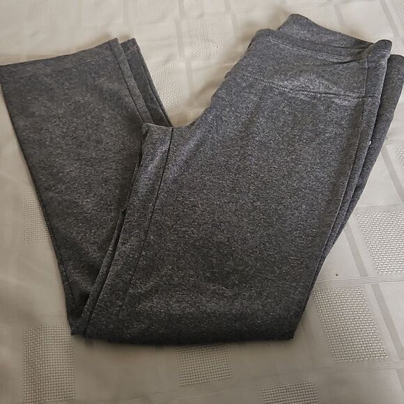 Gray Women's Cropped Leggings - Picture 6 of 16